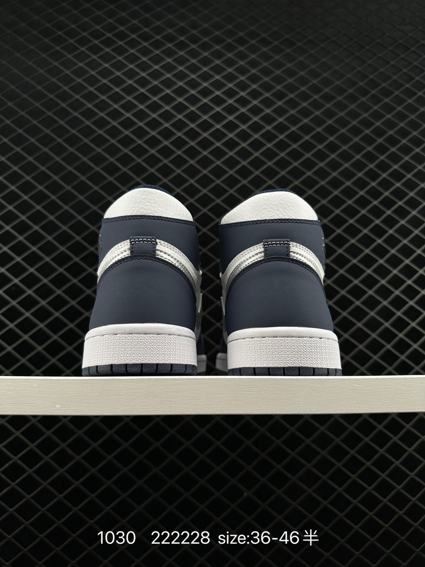 Air Jordan 1 High OG “Midnight Navy”